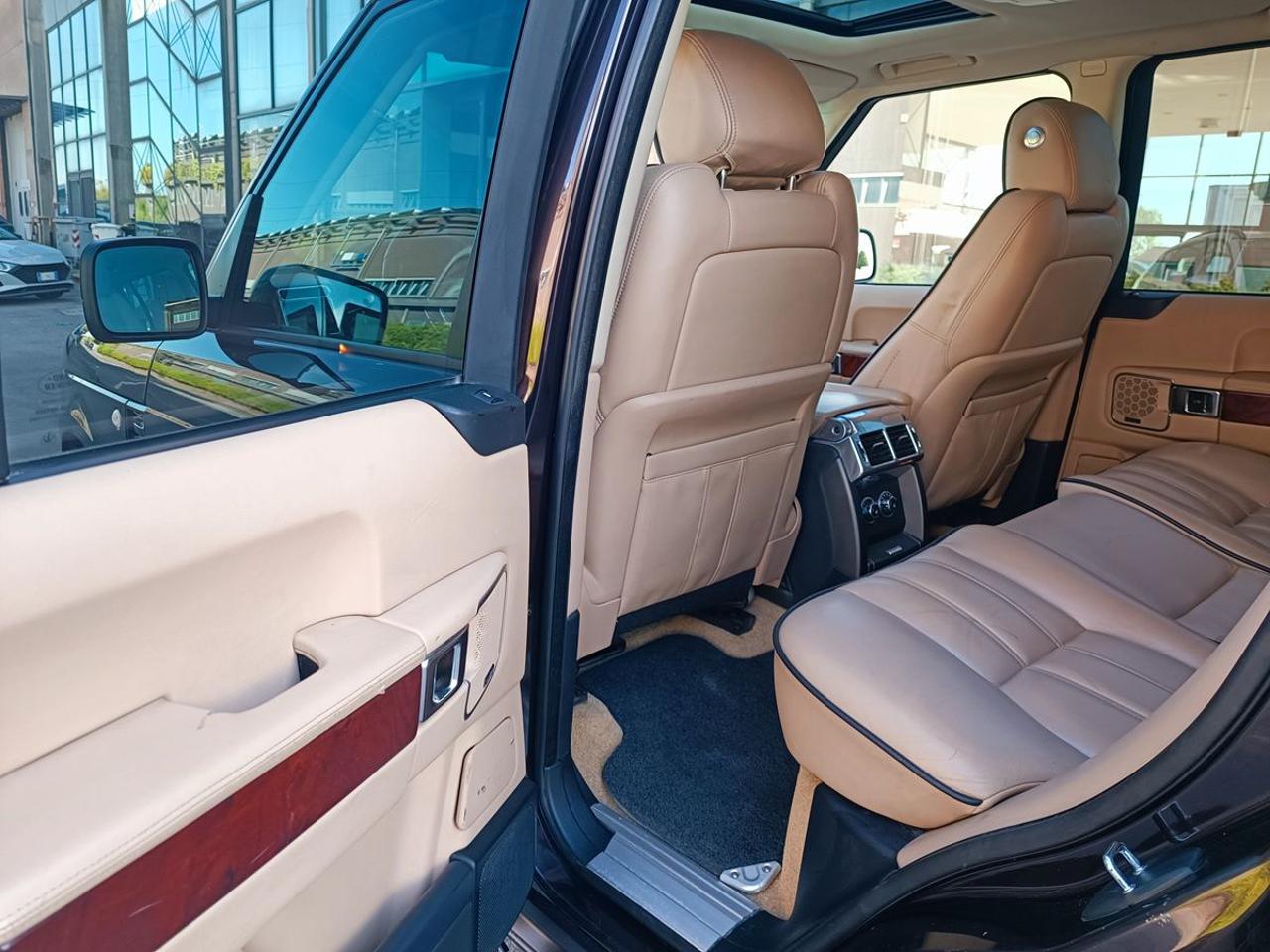 LAND ROVER Range Rover 4.4 TDV8 Vogue - 8