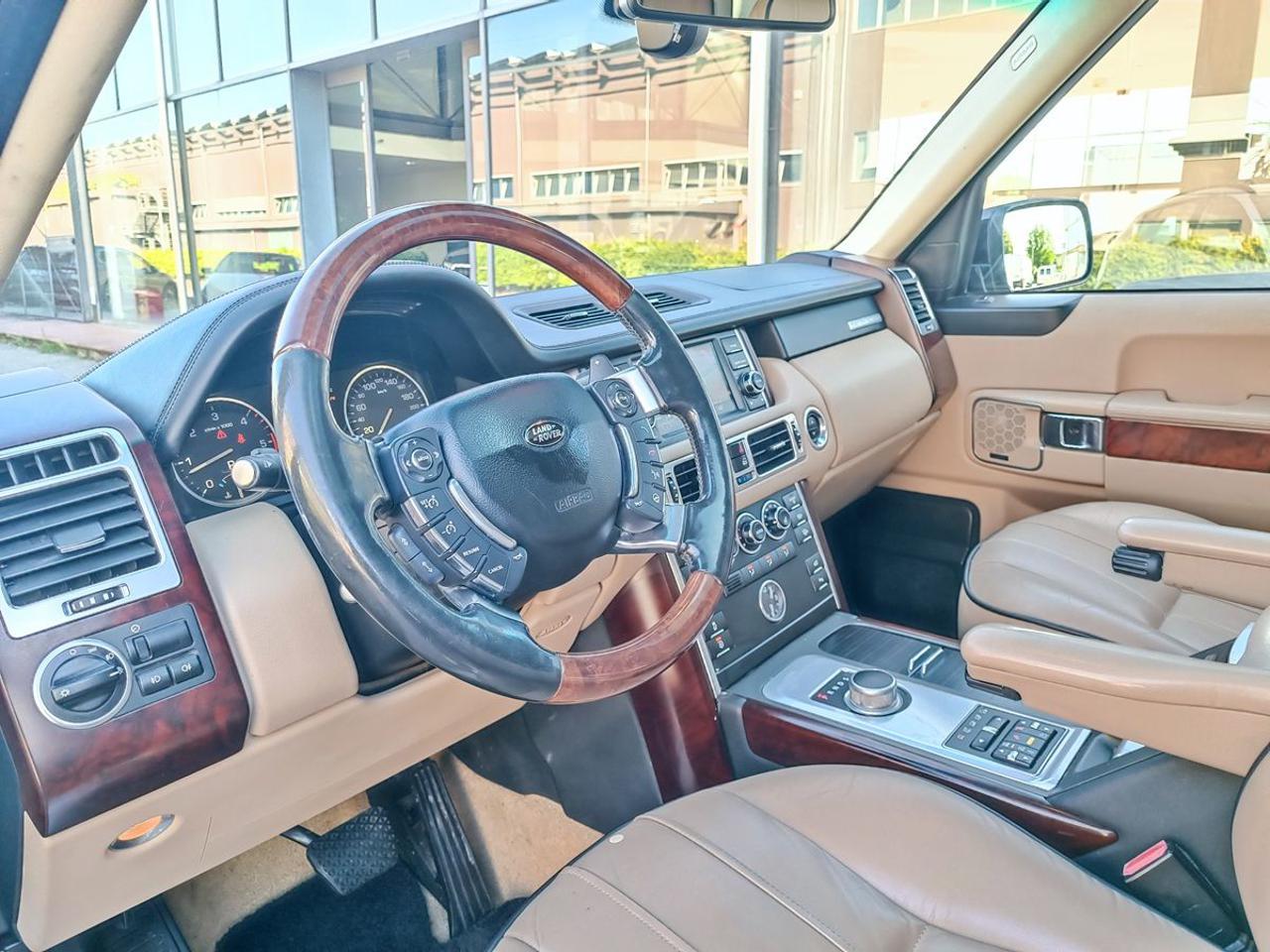 LAND ROVER Range Rover 4.4 TDV8 Vogue - 6