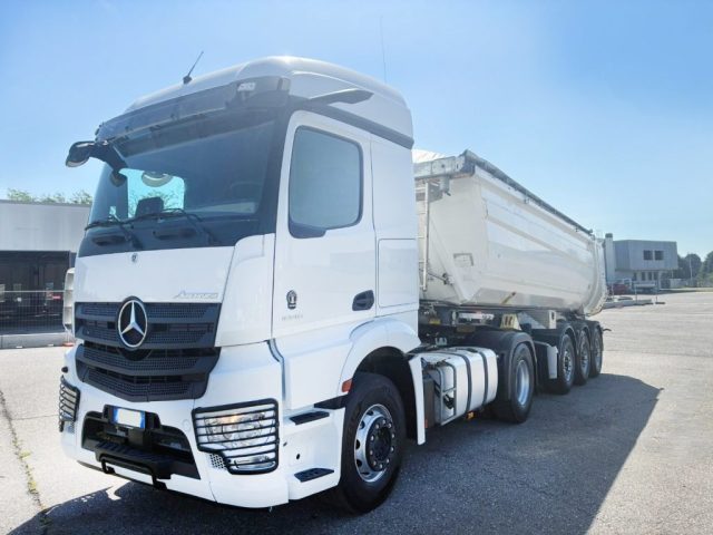 MERCEDES-BENZ  Bianco pastello
