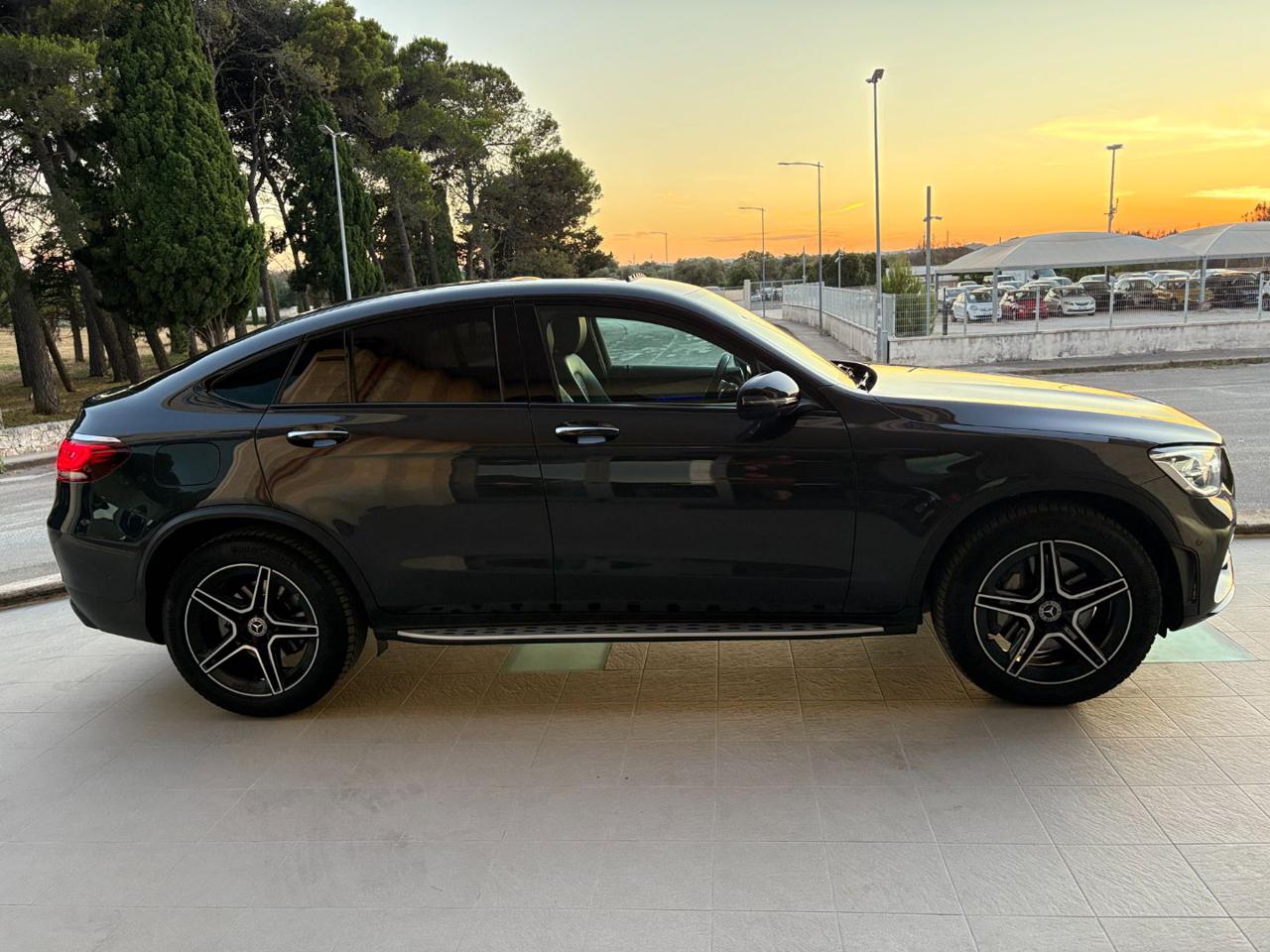 MERCEDES-BENZ GLC 220 d 4Matic Coupé Premium Plus Pack Night TETTO - 4