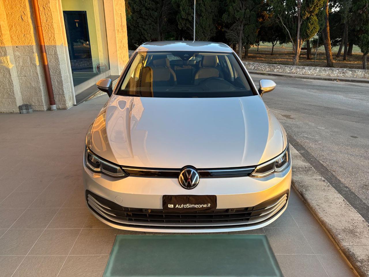 VOLKSWAGEN Golf 2.0 TDI DSG SCR Life COCKPIT-LUCI AMBIENTE - 2