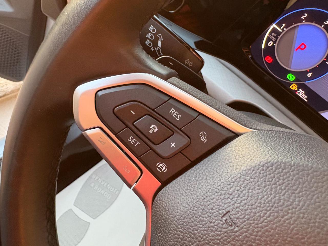 VOLKSWAGEN Golf 2.0 TDI DSG SCR Life COCKPIT-LUCI AMBIENTE - 23