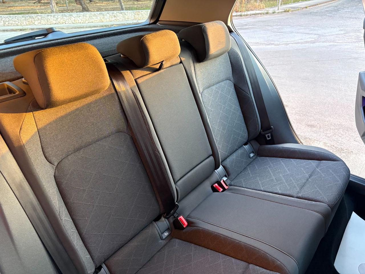 VOLKSWAGEN Golf 2.0 TDI DSG SCR Life COCKPIT-LUCI AMBIENTE - 21