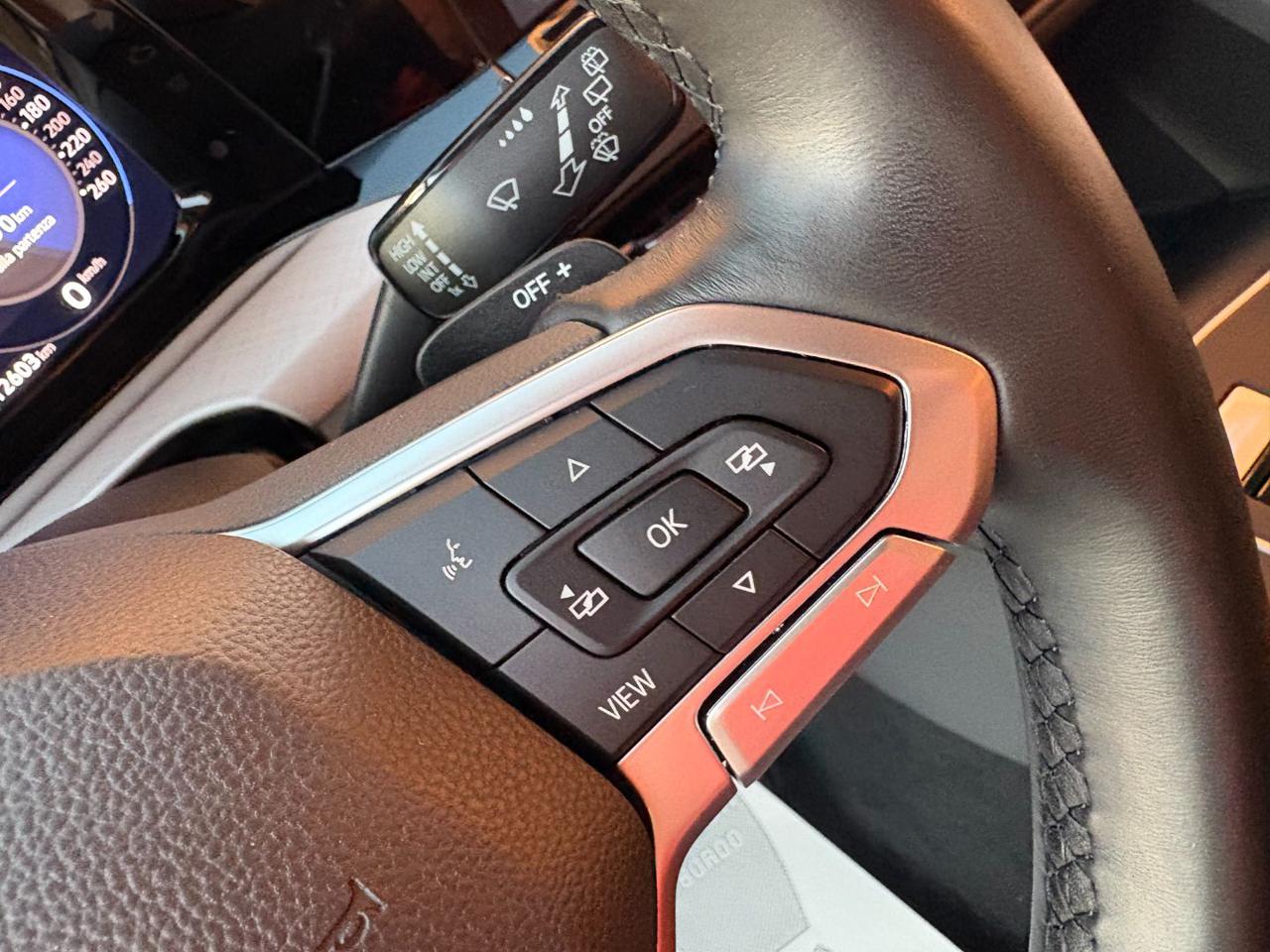 VOLKSWAGEN Golf 2.0 TDI DSG SCR Life COCKPIT-LUCI AMBIENTE - 24