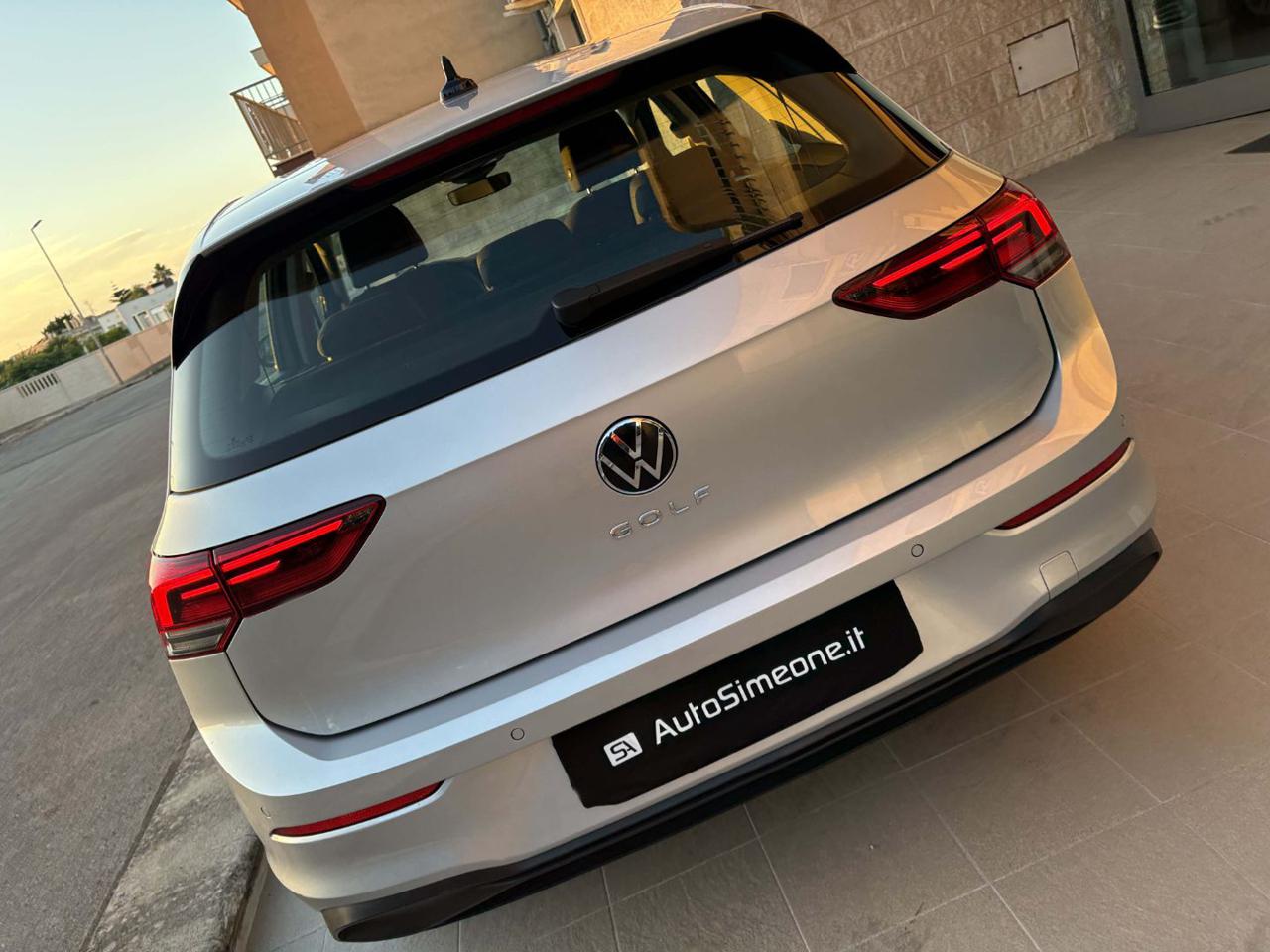 VOLKSWAGEN Golf 2.0 TDI DSG SCR Life COCKPIT-LUCI AMBIENTE - 37