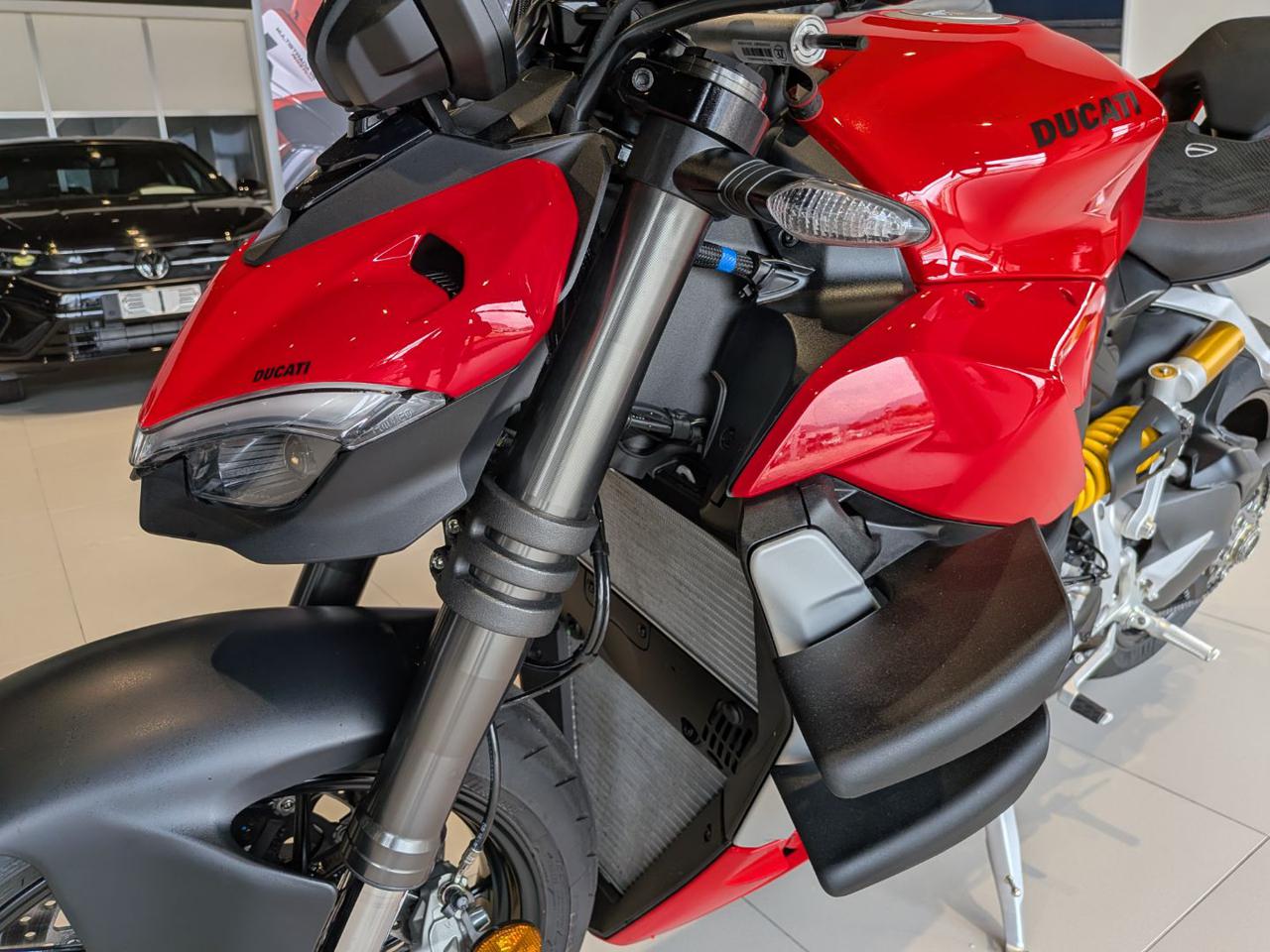 DUCATI Streetfighter V2 V2 - 7