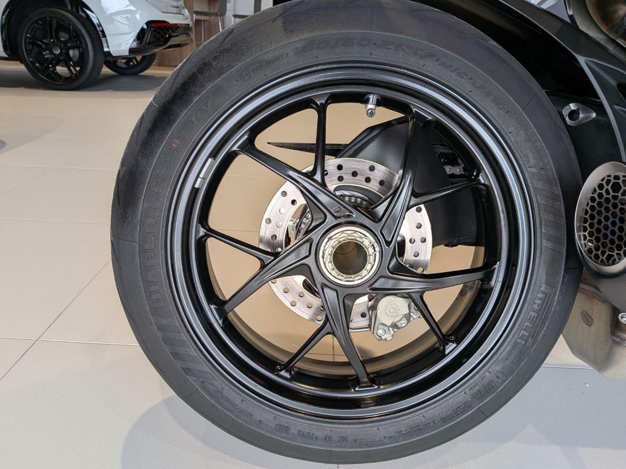 DUCATI Streetfighter V2 V2 - 16