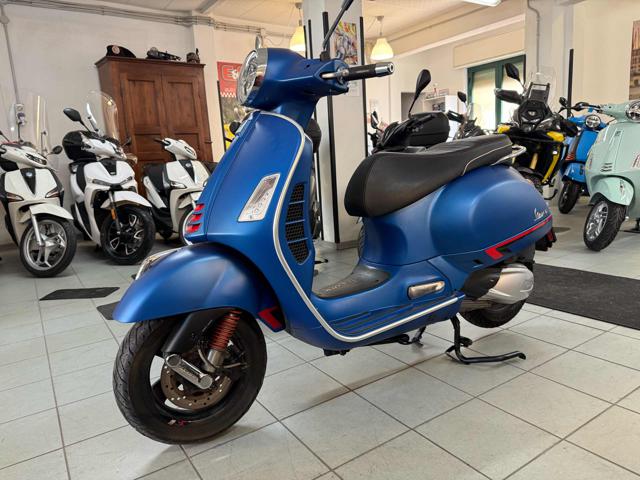 VESPA GTS 300 SuperSport blu opaco pastello