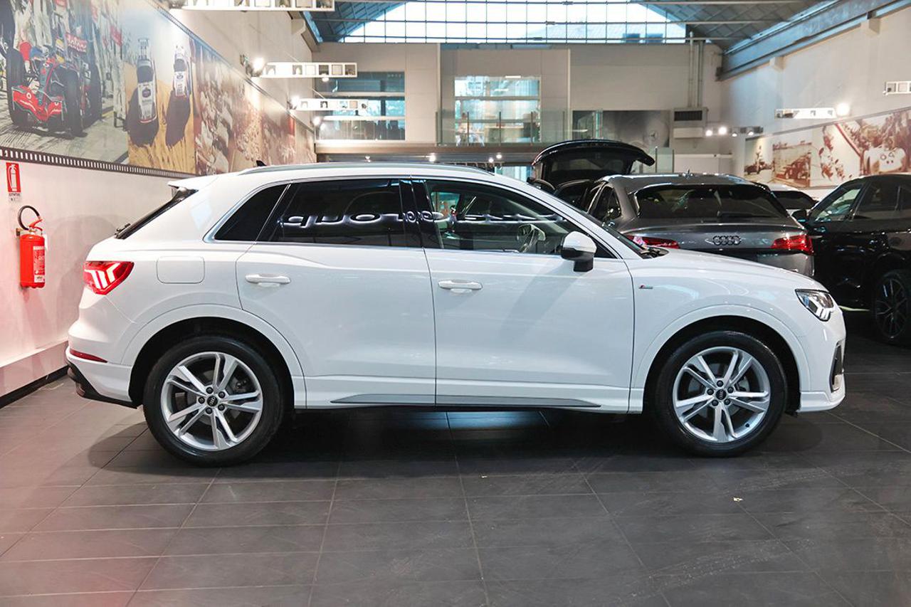 AUDI Q3 35 TDI S-Tronic S-Line - 2