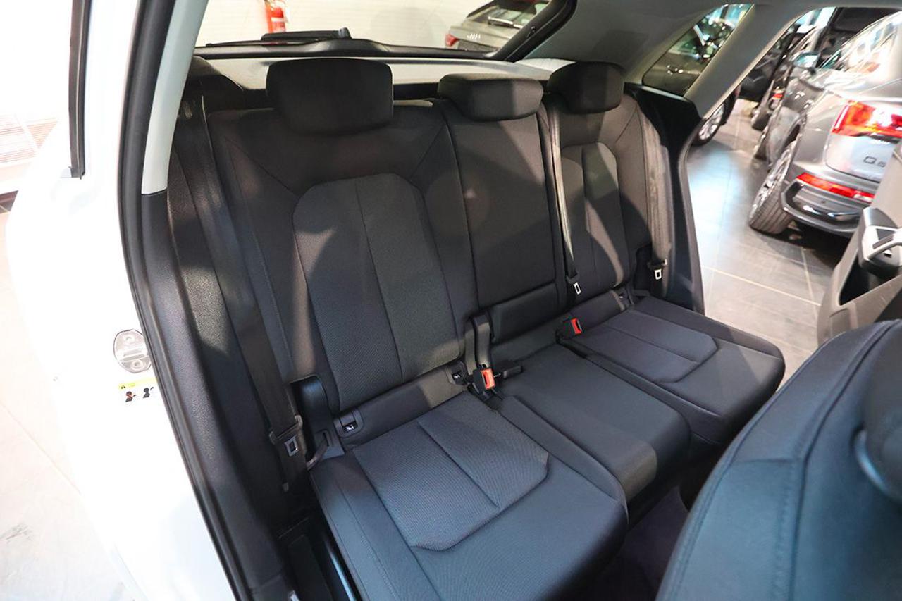 AUDI Q3 35 TDI S-Tronic S-Line - 19