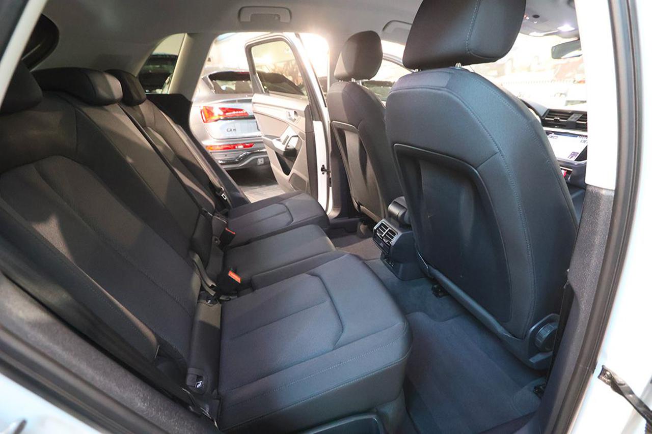 AUDI Q3 35 TDI S-Tronic S-Line - 18