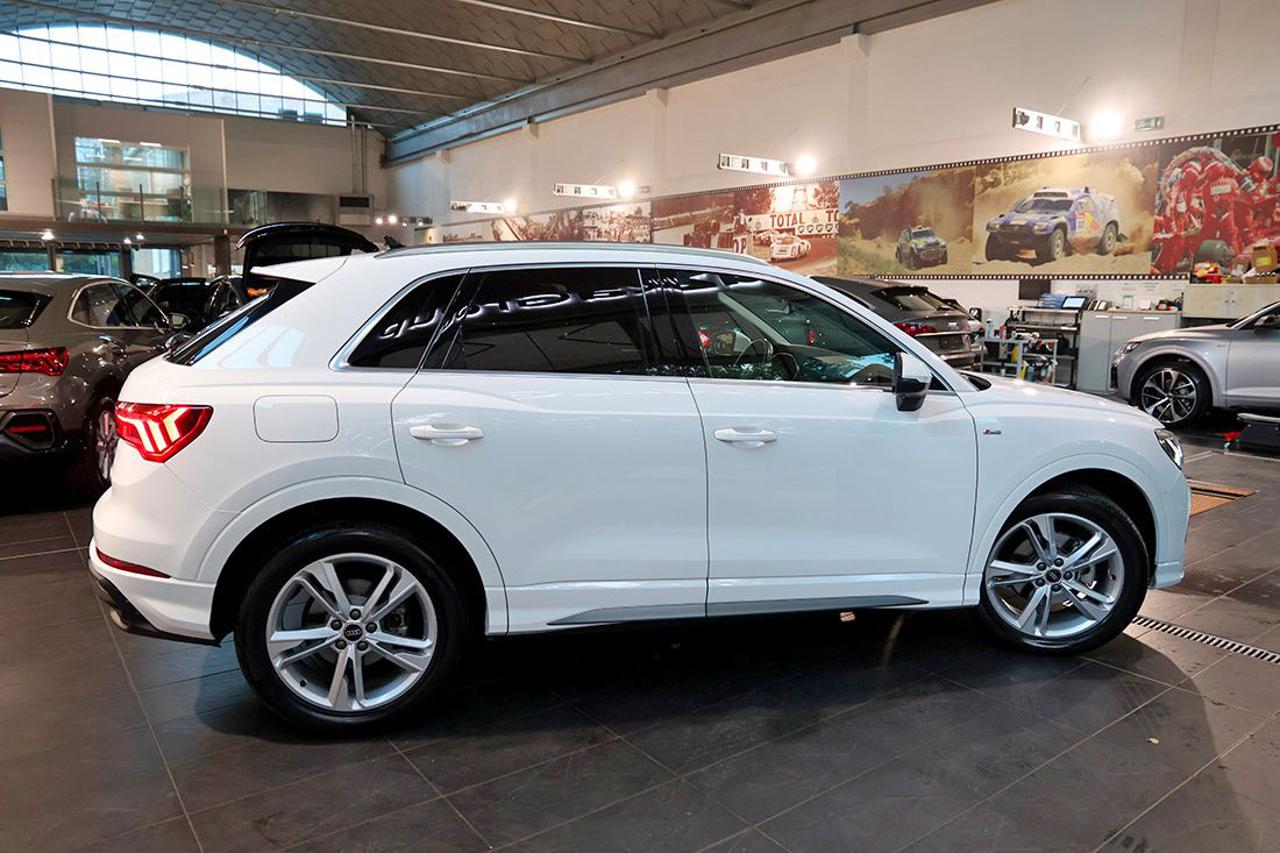 AUDI Q3 35 TDI S-Tronic S-Line - 10