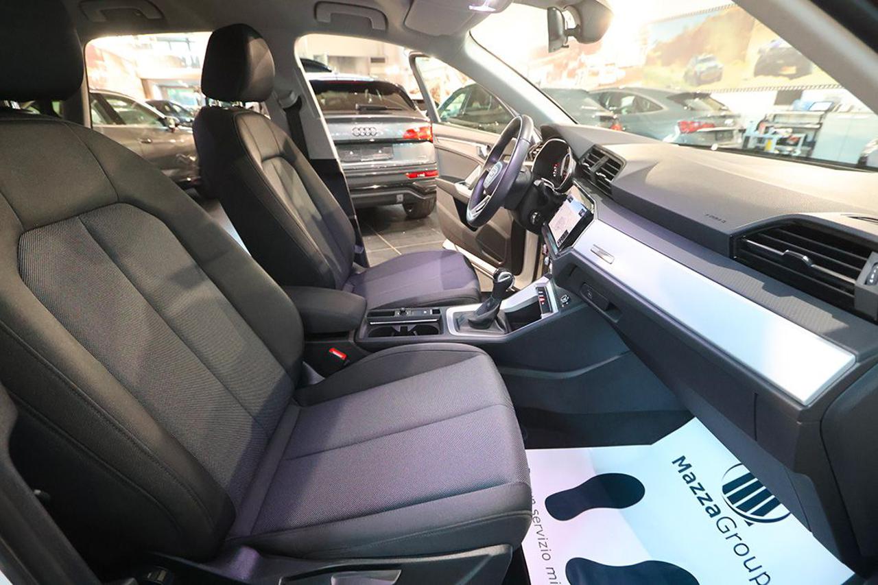 AUDI Q3 35 TDI S-Tronic S-Line - 38
