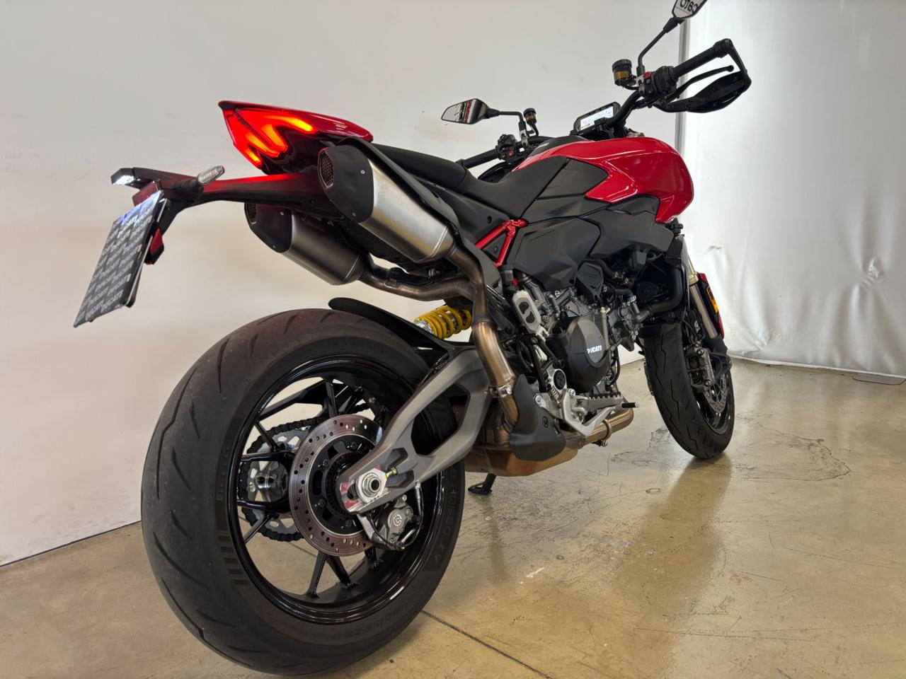 DUCATI Hypermotard HYPERMOTARD V2 DUCATI RED - 6