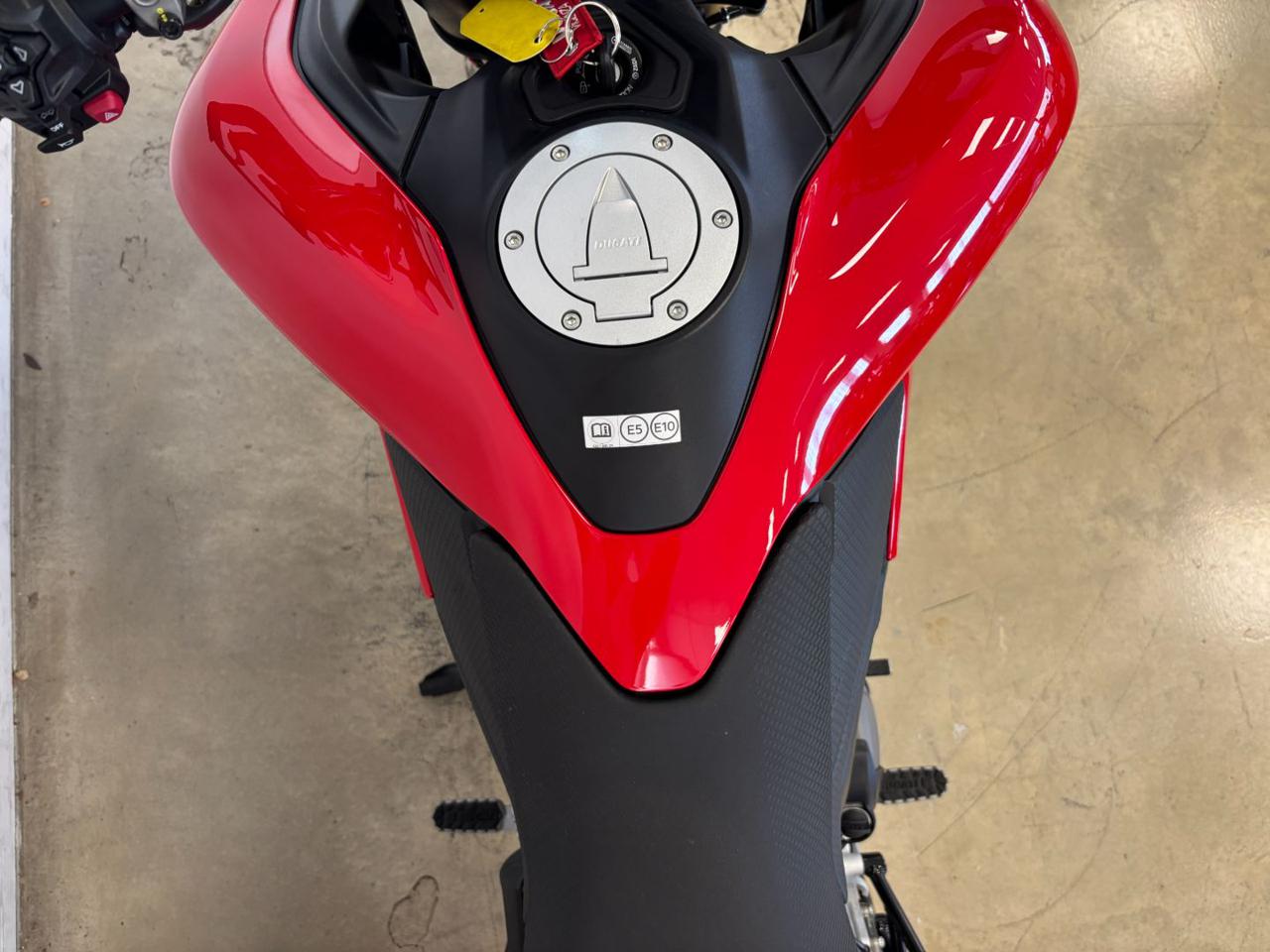 DUCATI Hypermotard HYPERMOTARD V2 DUCATI RED - 9