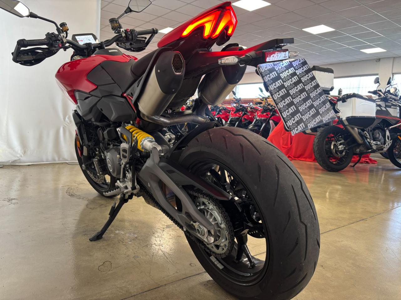 DUCATI Hypermotard HYPERMOTARD V2 DUCATI RED - 7