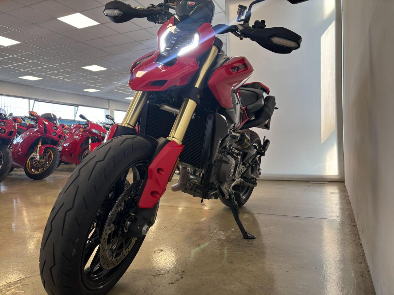 DUCATI Hypermotard HYPERMOTARD V2 DUCATI RED - 2