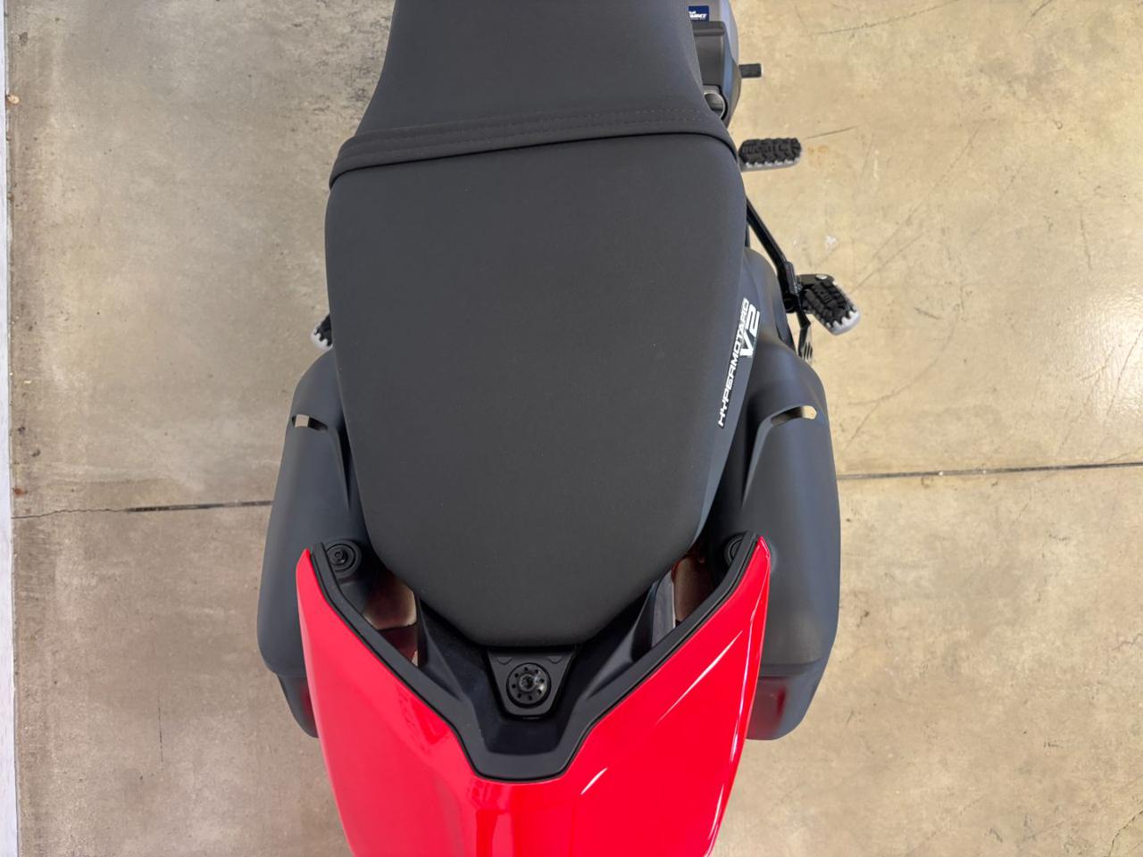 DUCATI Hypermotard HYPERMOTARD V2 DUCATI RED - 8