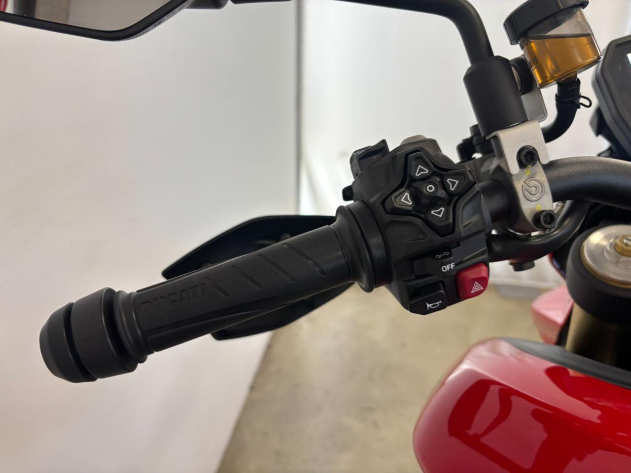 DUCATI Hypermotard HYPERMOTARD V2 DUCATI RED - 10
