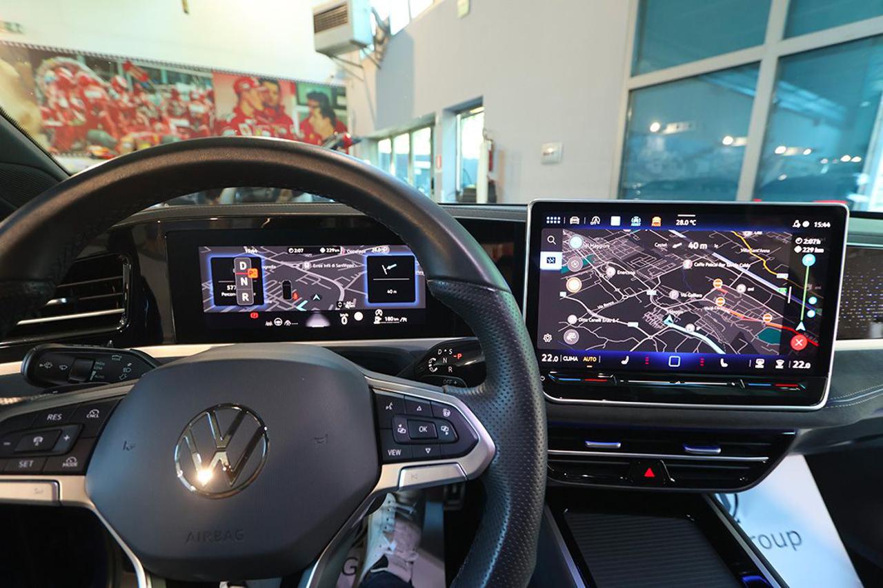 VOLKSWAGEN Passat 2.0 TDI 193cv SCR DSG 4Motion R-Line - 37
