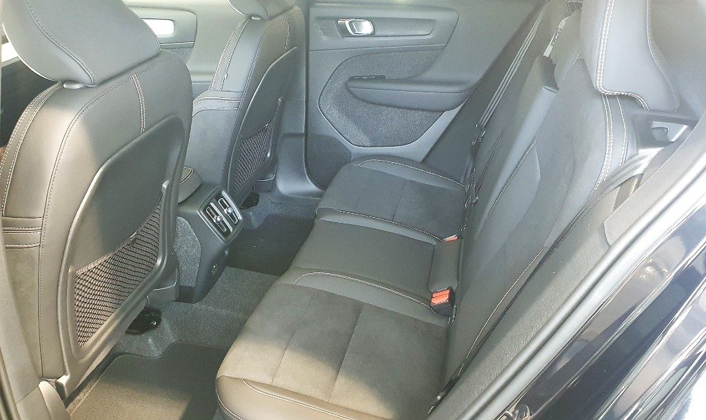 VOLVO XC40 B3 automatico Ultra Black Edition - Foto 4