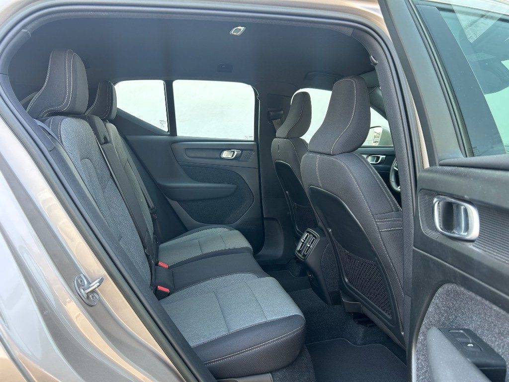 VOLVO XC40 T2 automatico Core - Foto 6
