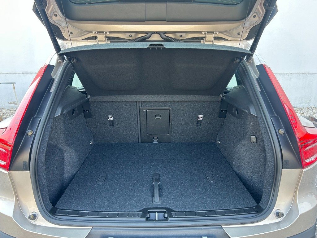 VOLVO XC40 T2 automatico Core - Grid Foto 14