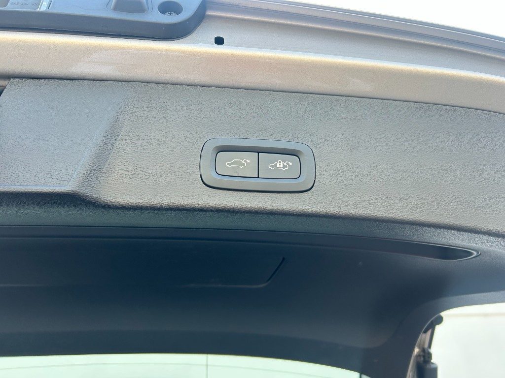 VOLVO XC40 T2 automatico Core - Grid Foto 15