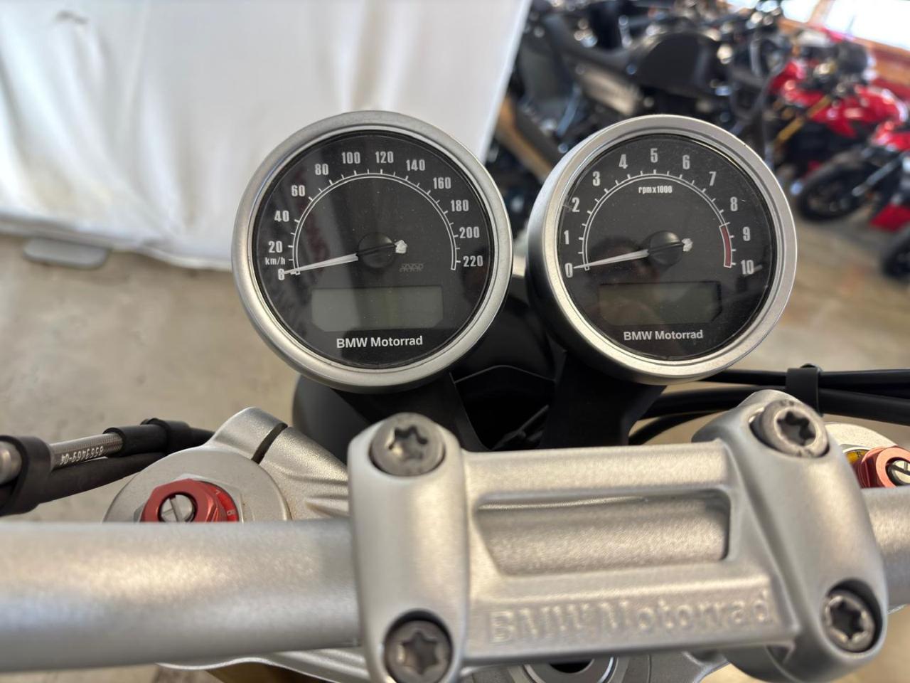 BMW R Nine T BMW R NINE T - 8