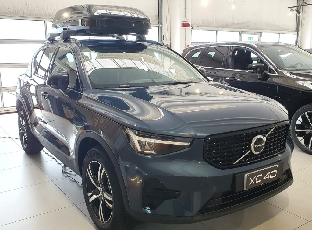 VOLVO XC40 B3 automatico Plus Dark - Foto 4
