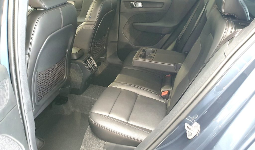VOLVO XC40 B3 automatico Plus Dark - Foto 6
