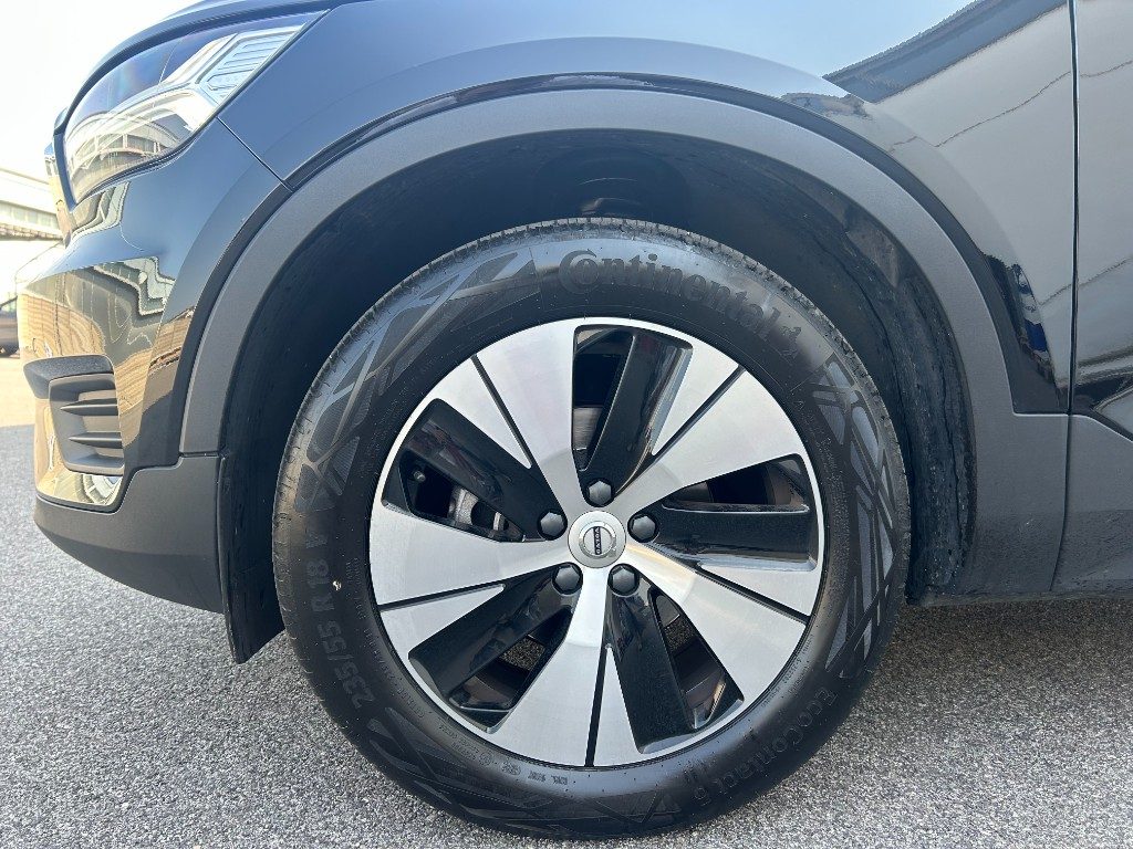 VOLVO XC40 T3 Momentum - Grid Foto 9