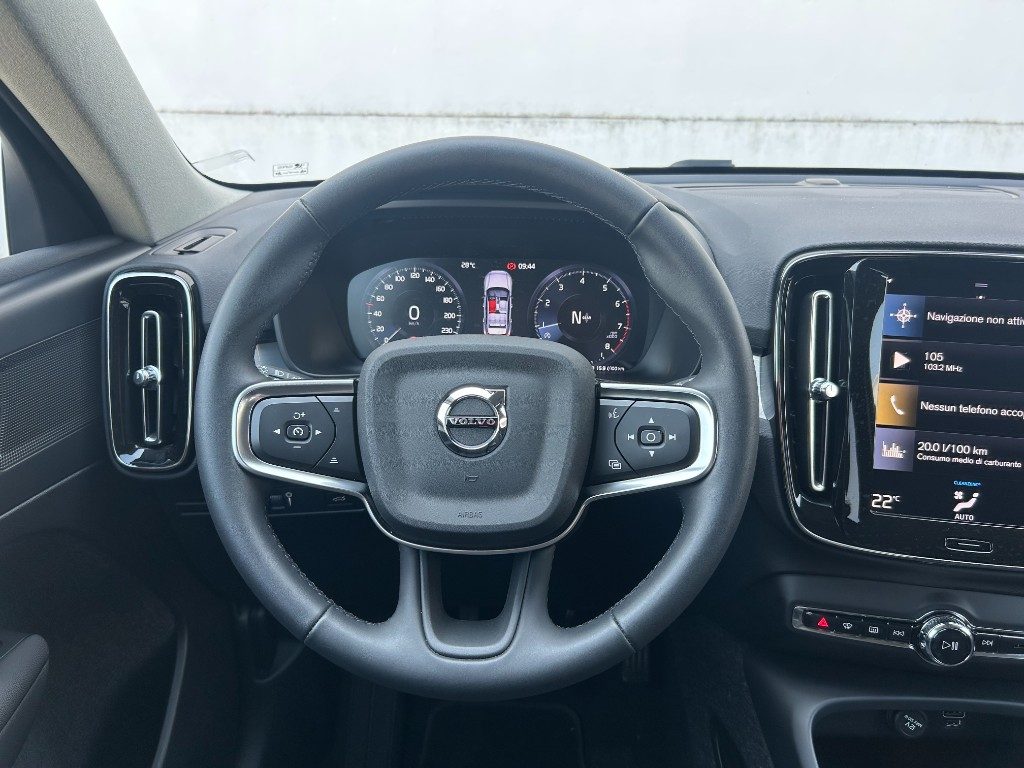 VOLVO XC40 T3 Momentum - Grid Foto 10