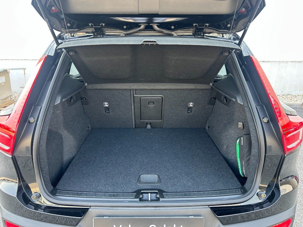 VOLVO XC40 T3 Momentum - Grid Foto 14