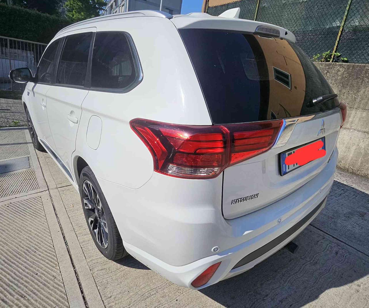 MITSUBISHI Outlander 2.0 MIVEC 4WD PHEV Instyle GANCIO TRAINO - 7