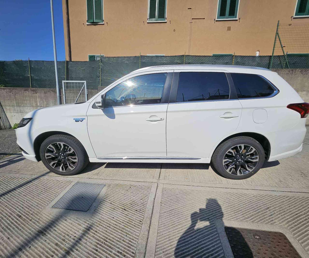 MITSUBISHI Outlander 2.0 MIVEC 4WD PHEV Instyle GANCIO TRAINO - 8