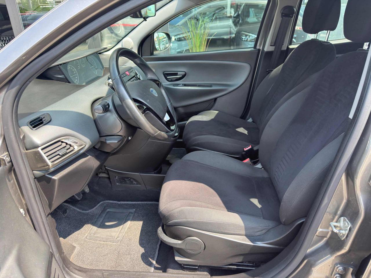Clicca per ingrandire Ypsilon - 1.2 69 CV 5 porte Elefantino
