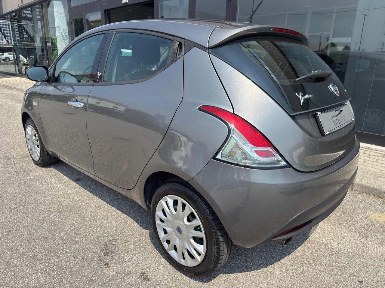 Clicca per ingrandire Ypsilon - 1.2 69 CV 5 porte Elefantino