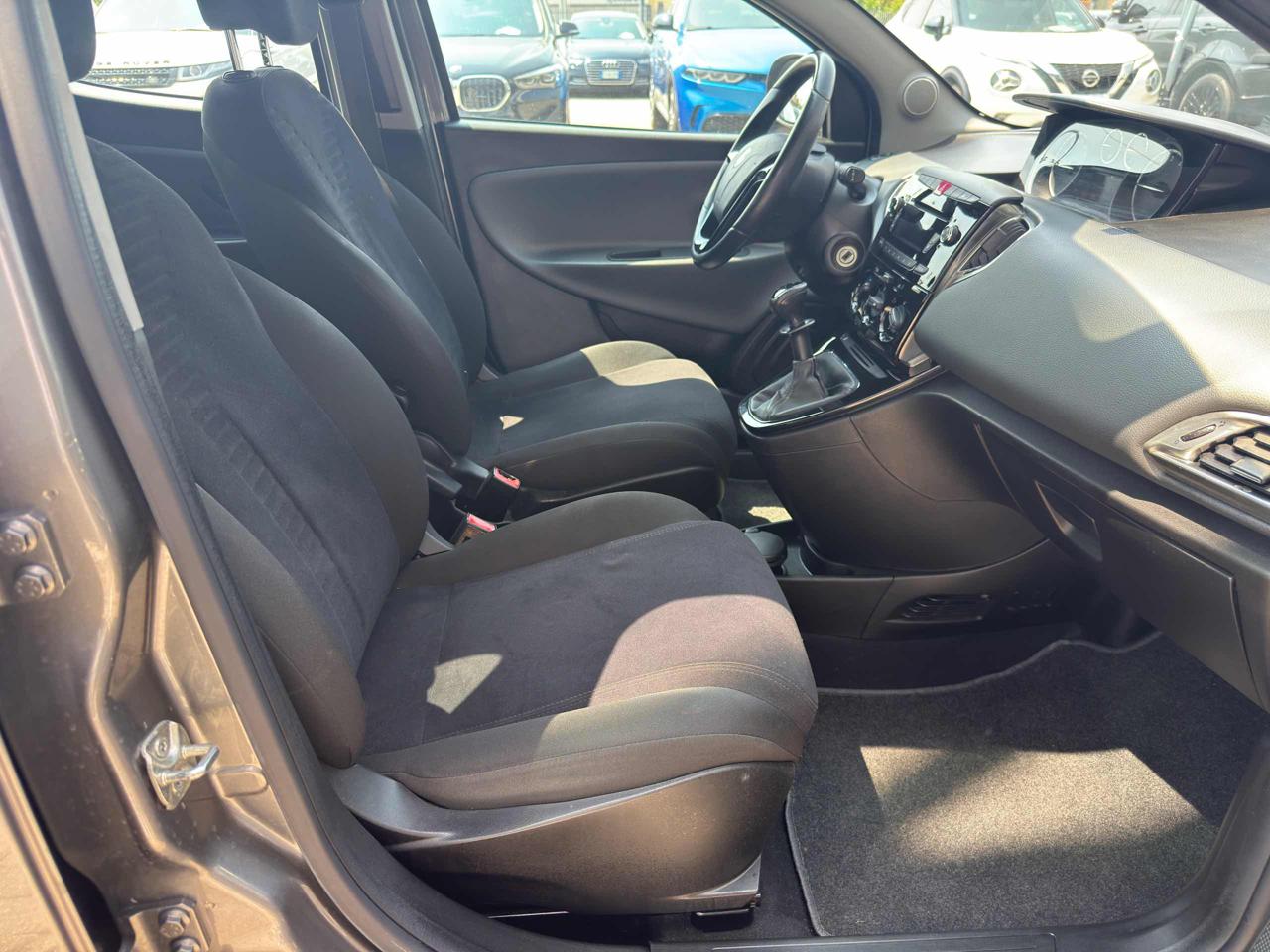 Clicca per ingrandire Ypsilon - 1.2 69 CV 5 porte Elefantino