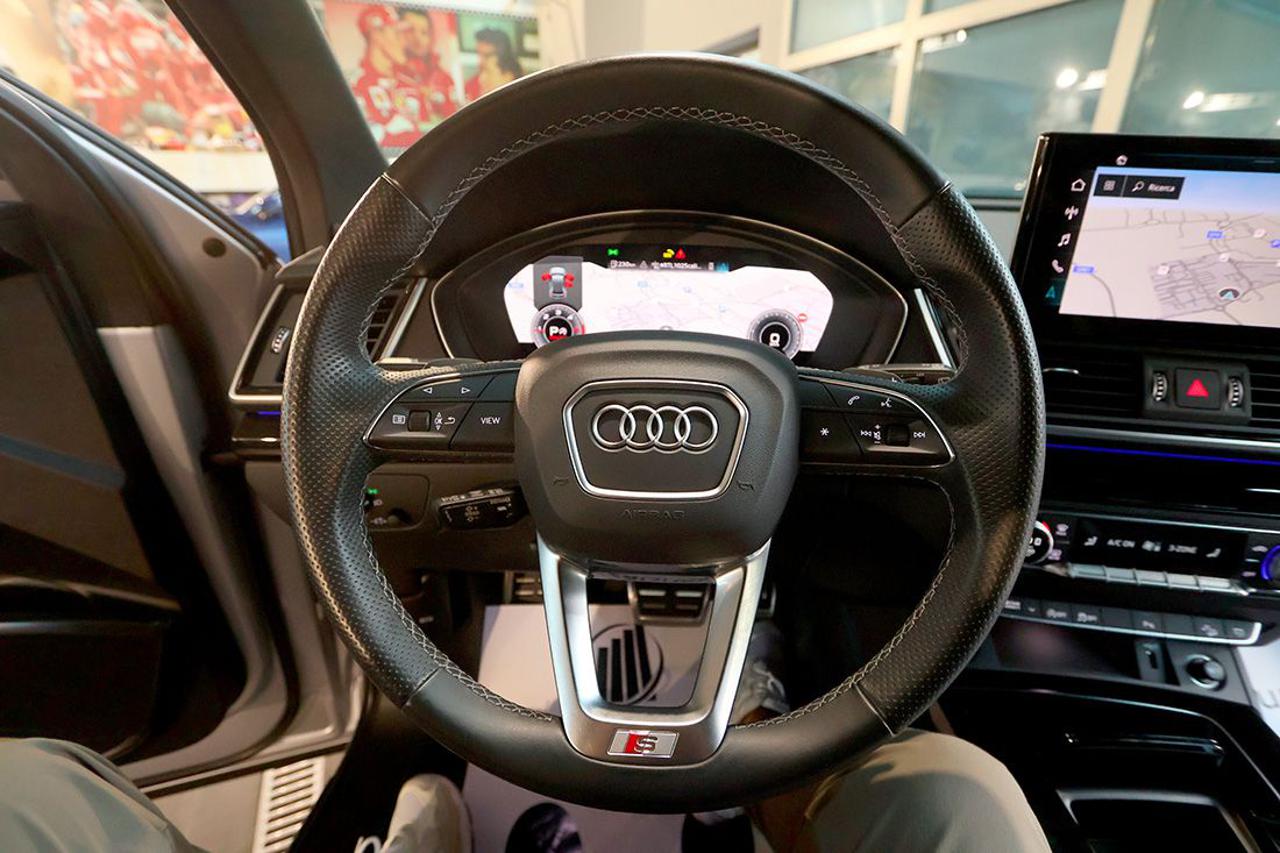 AUDI Q5 40 TDI Sportback Quattro Identity Black S-Line - 21
