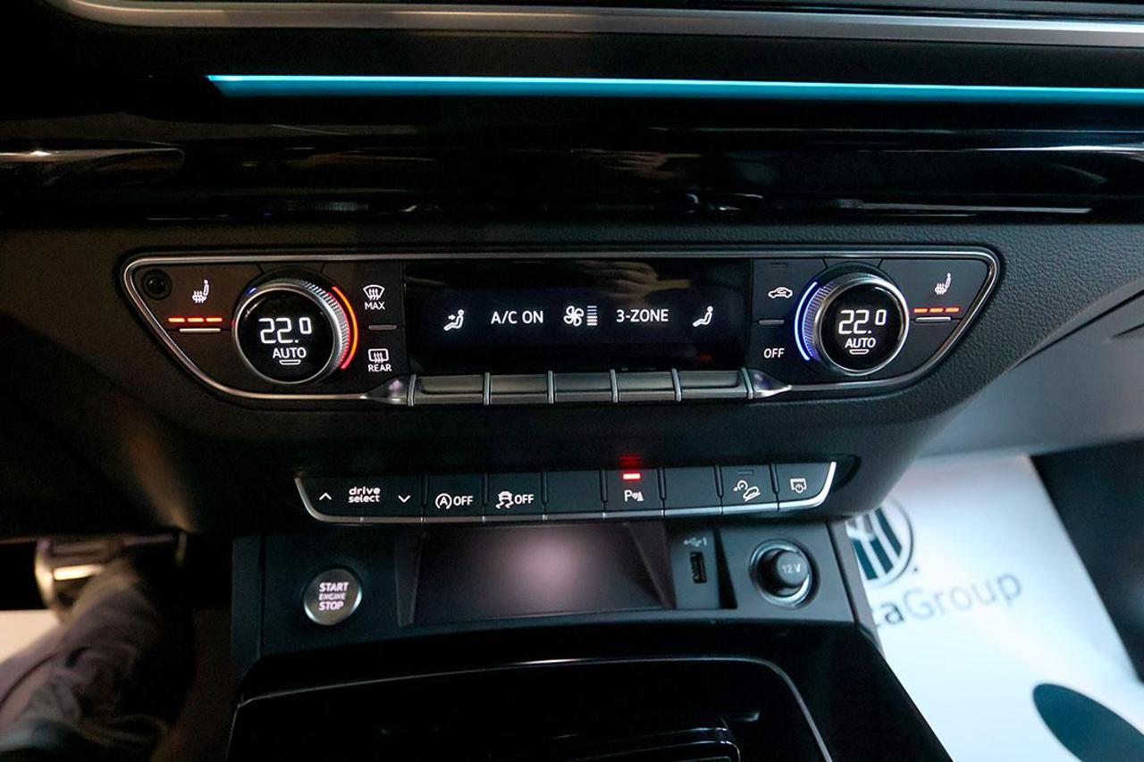 AUDI Q5 40 TDI Sportback Quattro Identity Black S-Line - 35
