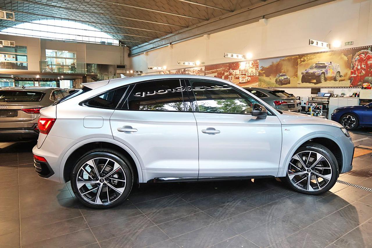 AUDI Q5 40 TDI Sportback Quattro Identity Black S-Line - 10