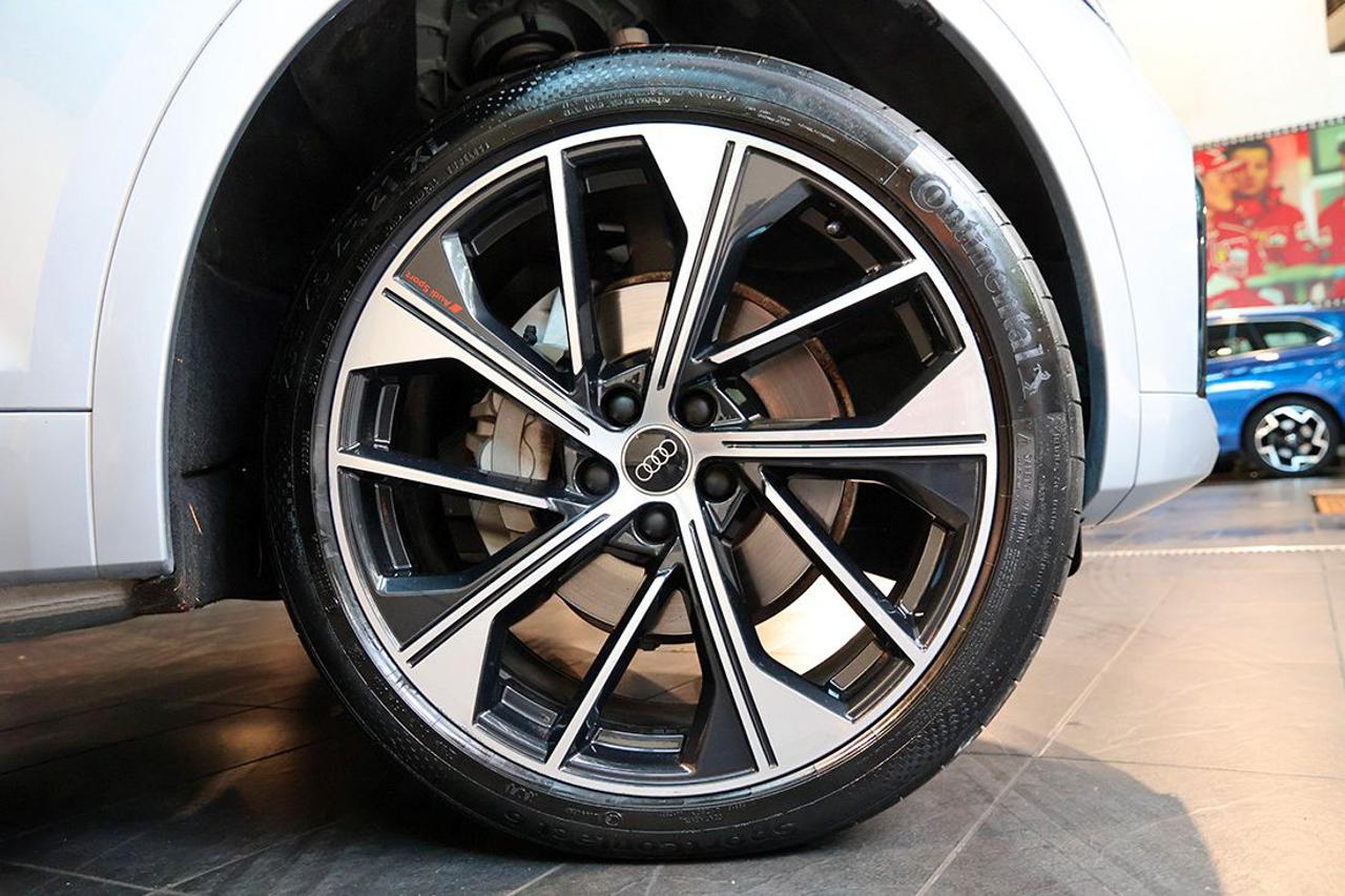 AUDI Q5 40 TDI Sportback Quattro Identity Black S-Line - 6