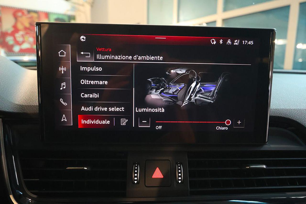 AUDI Q5 40 TDI Sportback Quattro Identity Black S-Line - 27