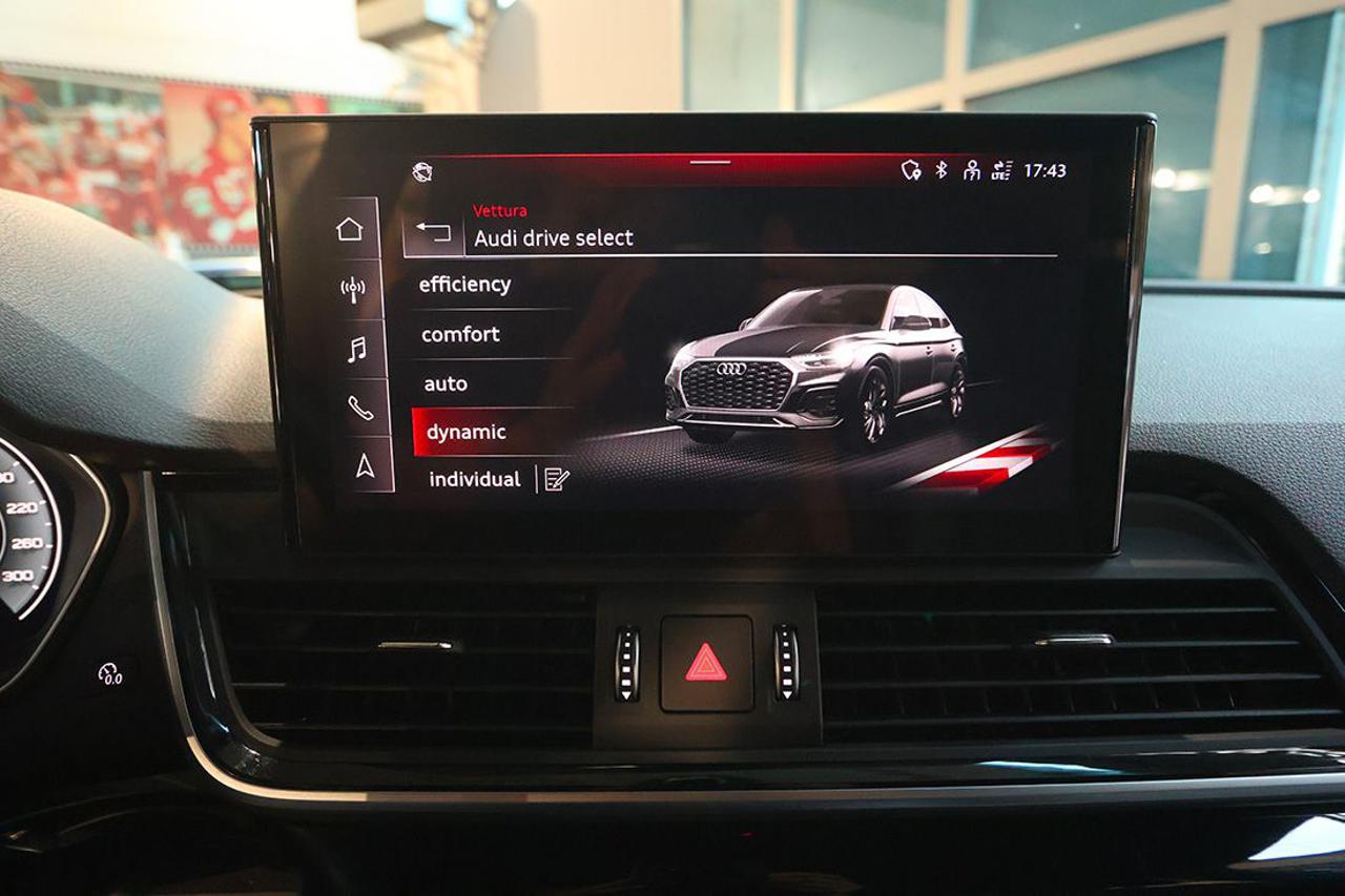 AUDI Q5 40 TDI Sportback Quattro Identity Black S-Line - 26