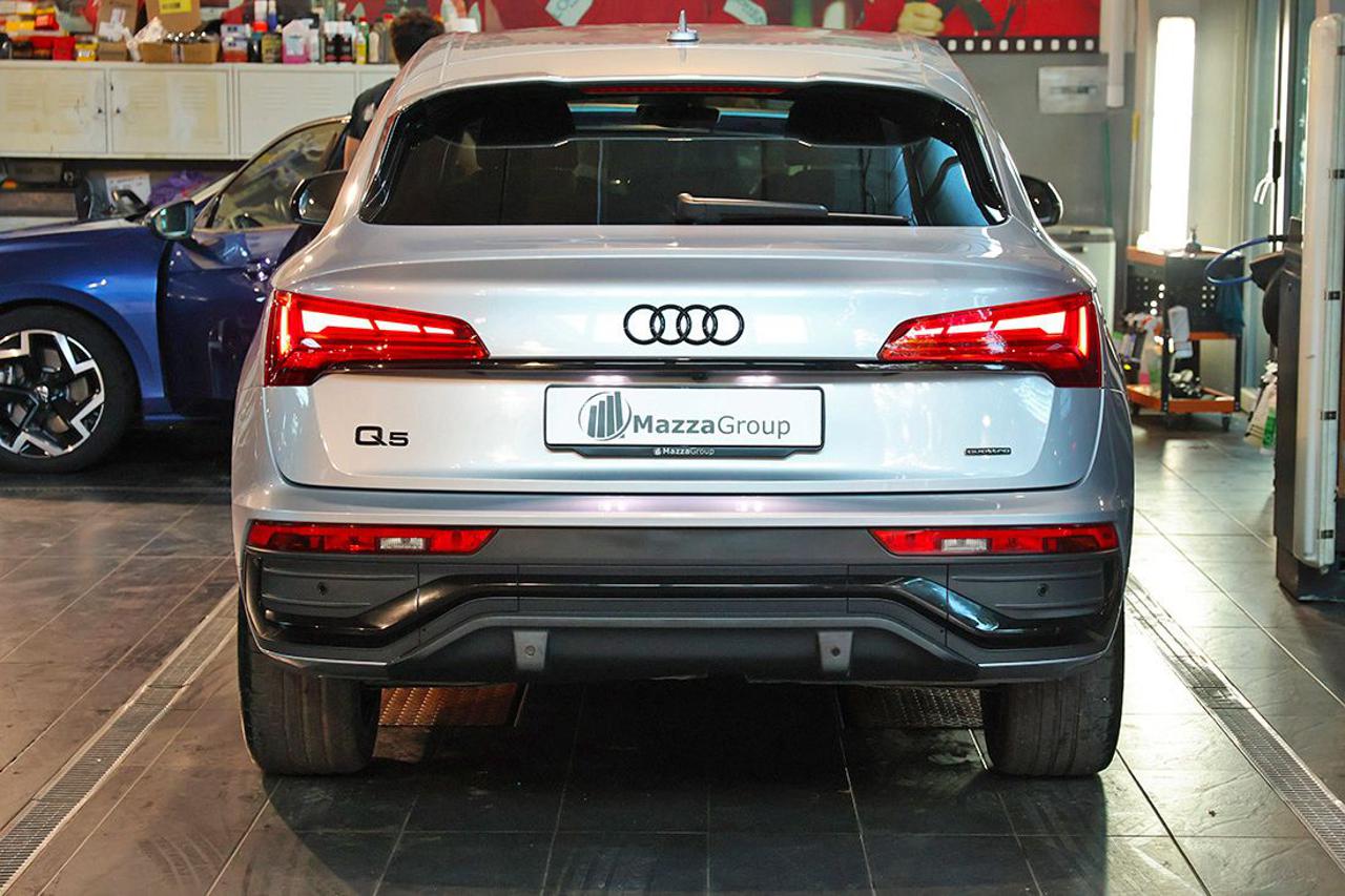 AUDI Q5 40 TDI Sportback Quattro Identity Black S-Line - 4