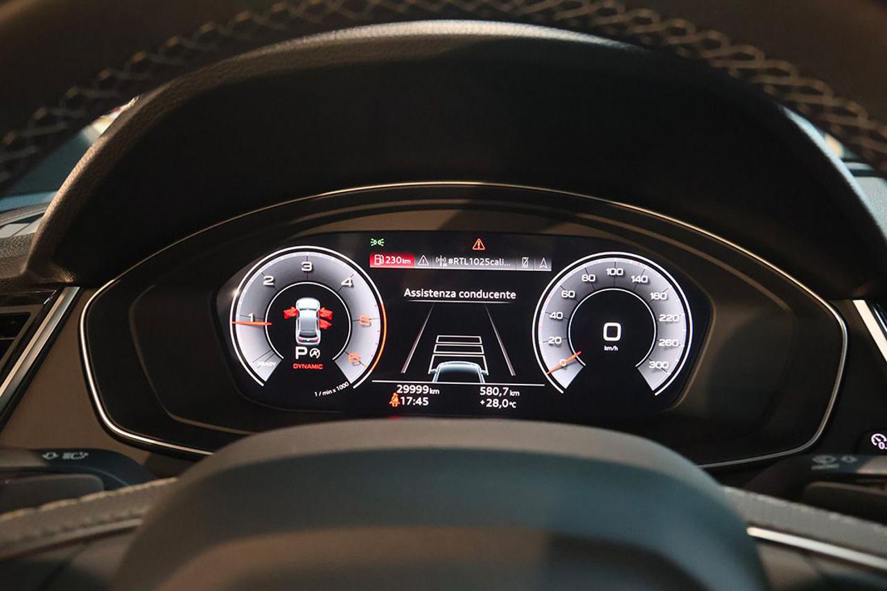 AUDI Q5 40 TDI Sportback Quattro Identity Black S-Line - 31