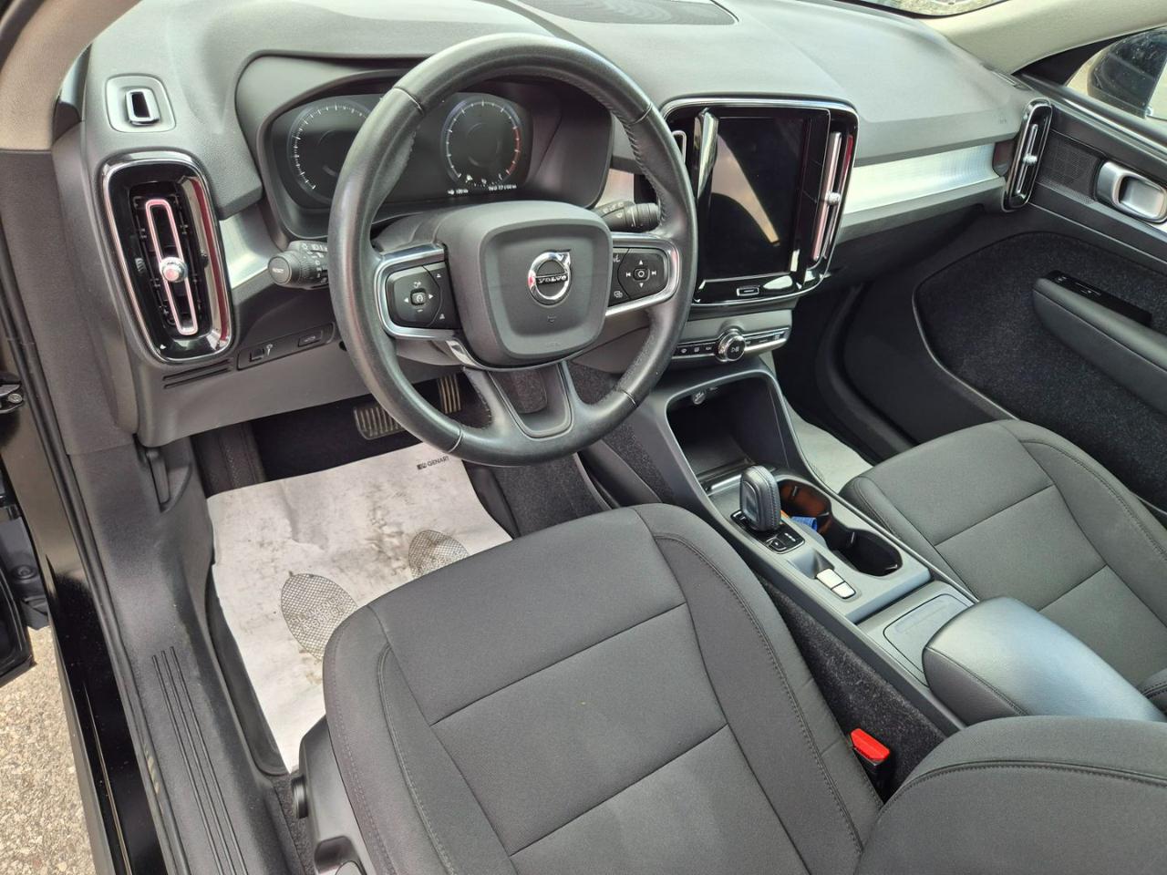 VOLVO XC40 T2 Geartronic Momentum - 10