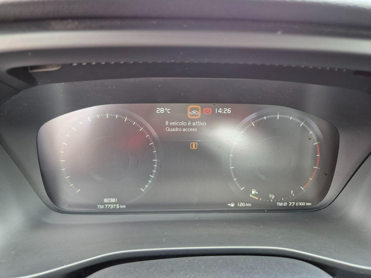 VOLVO XC40 T2 Geartronic Momentum - 21