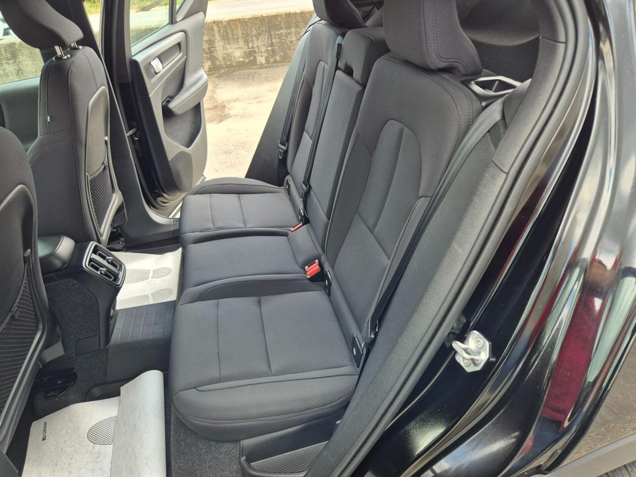 VOLVO XC40 T2 Geartronic Momentum - 14